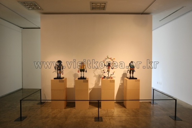 Sang Sang Tok Tok Gallery  (11/22)