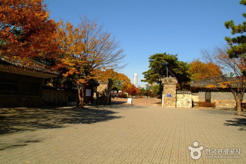 Seoul Seokchon-dong Ancient Tombs  (1/18)