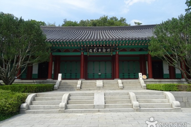 National Cemetery for the April 19th Revolution  (3/5)