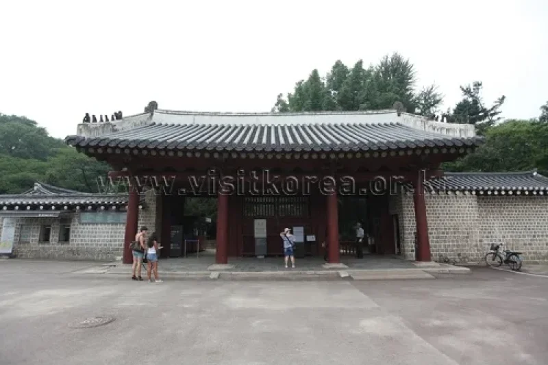Jongno Cheonggye Special Tourist Zone  (4/14)