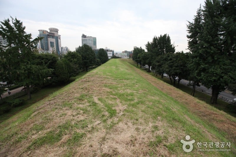 Pungnaptoseong Fortress  (4/11)