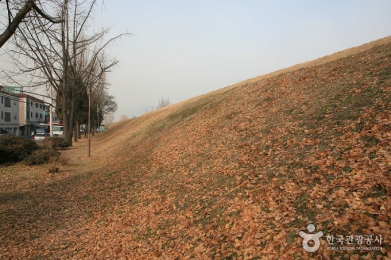 Pungnaptoseong Fortress  (8/11)