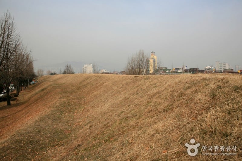 Pungnaptoseong Fortress  (10/11)