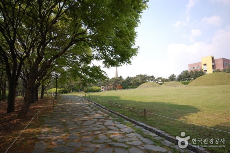 Seoul Bangidong Ancient Tombs  (10/15)