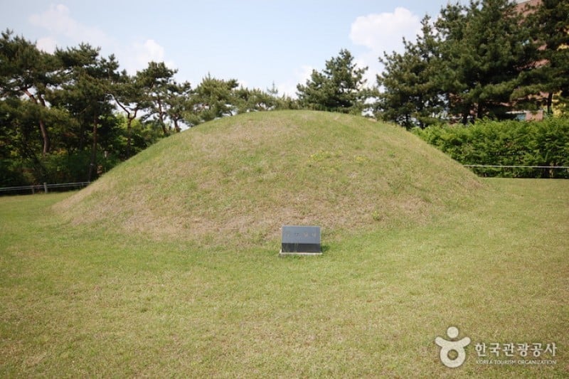 Seoul Bangidong Ancient Tombs  (11/15)