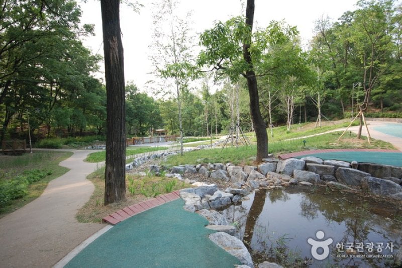 Gwanaksan Mountain Ecological Park (관악산 생태공원) (4/6)