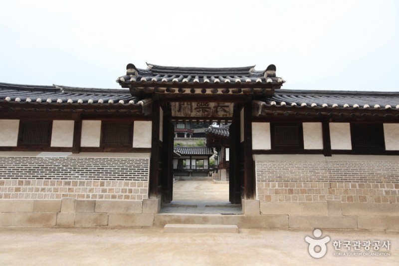 Nakseonjae Hall (낙선재) (1/20)