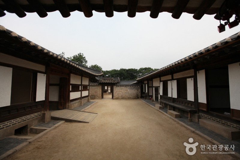 Nakseonjae Hall (낙선재) (3/20)