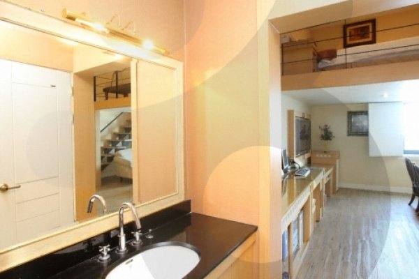 California Tourist Hotel