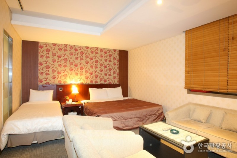 Friend Hotel  (14/17)