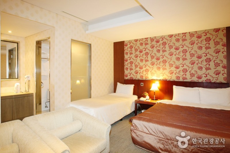 Friend Hotel  (15/17)