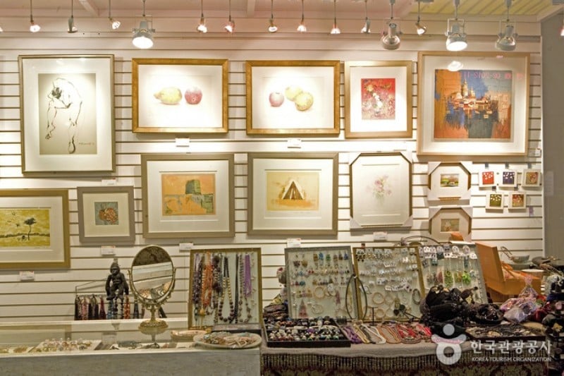 Blooming Gallery  (2/10)