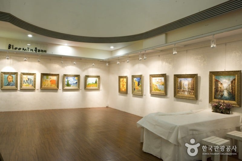 Blooming Gallery  (3/10)