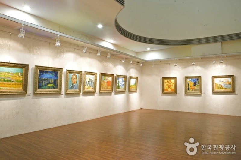 Blooming Gallery  (6/10)