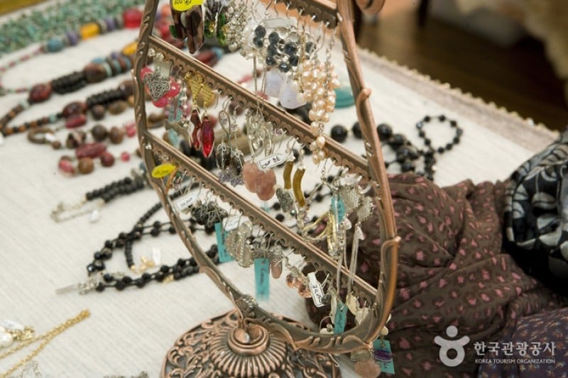 Blooming Gallery  (10/10)