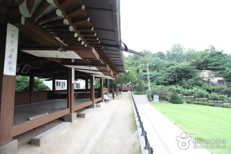 Hwanghakjeong Pavilion  (6/6)