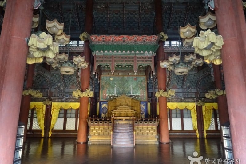 Injeongjeon Hall 