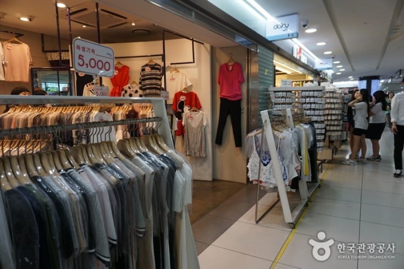 Gangnam Station Underground Shopping Center  (4/6)