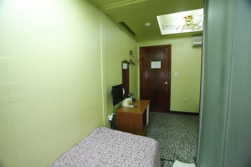 Hotel BonBon - Goodstay  (7/17)