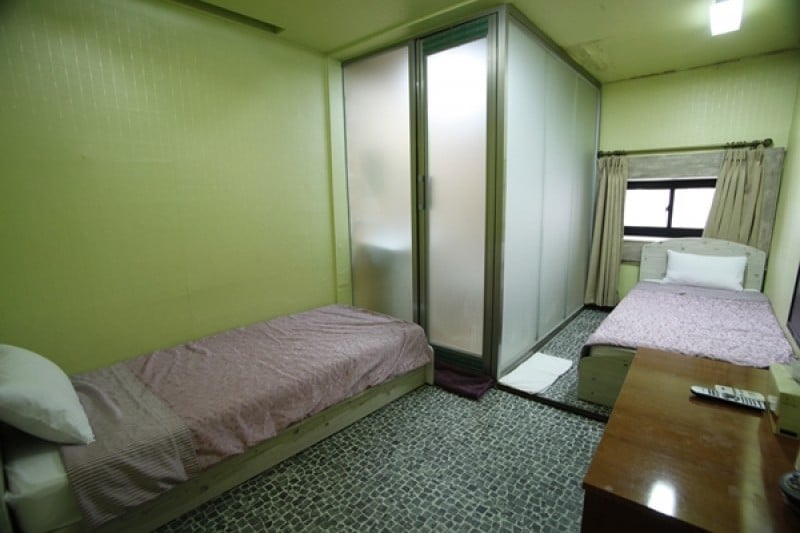 Hotel BonBon - Goodstay  (8/17)