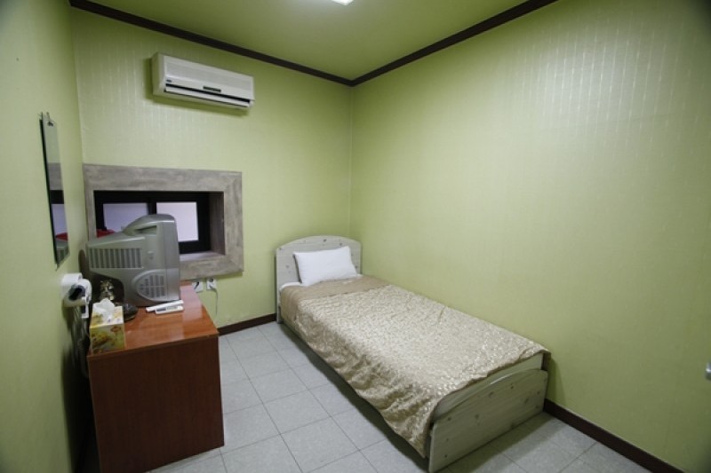 Hotel BonBon - Goodstay  (9/17)