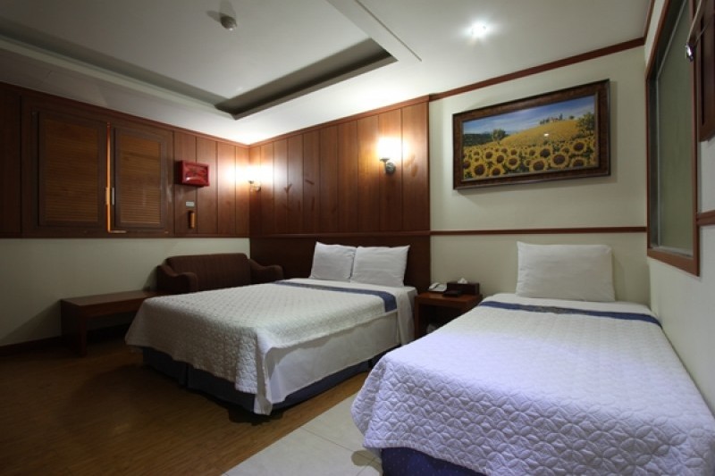 Merdien Hotel - Goodstay  (1/17)