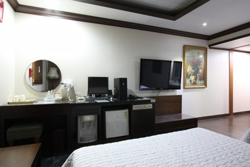 Merdien Hotel - Goodstay  (3/17)