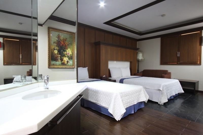 Merdien Hotel - Goodstay  (4/17)