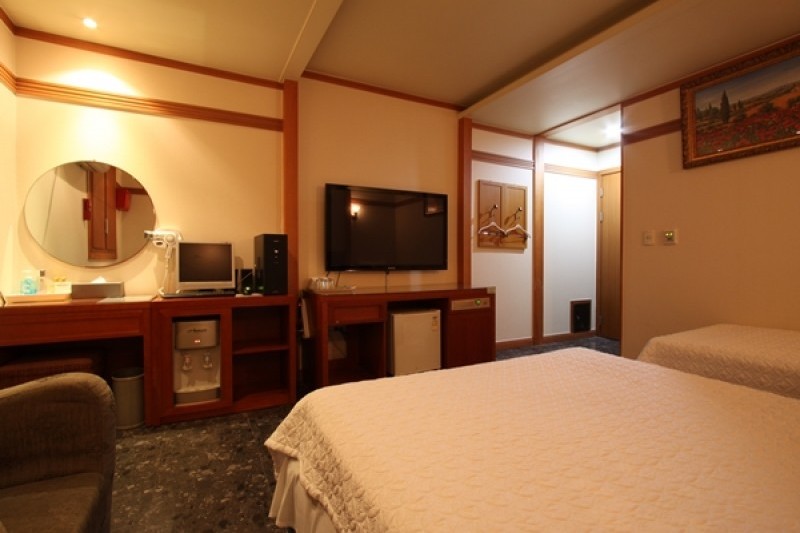Merdien Hotel - Goodstay  (5/17)