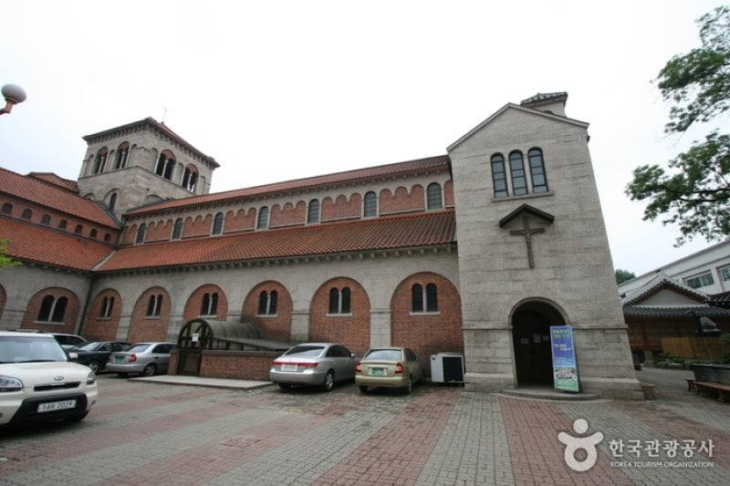 Seoul Cathedral Anglican Church or Korea (대한성공회 서울주교좌성당) (1/7)