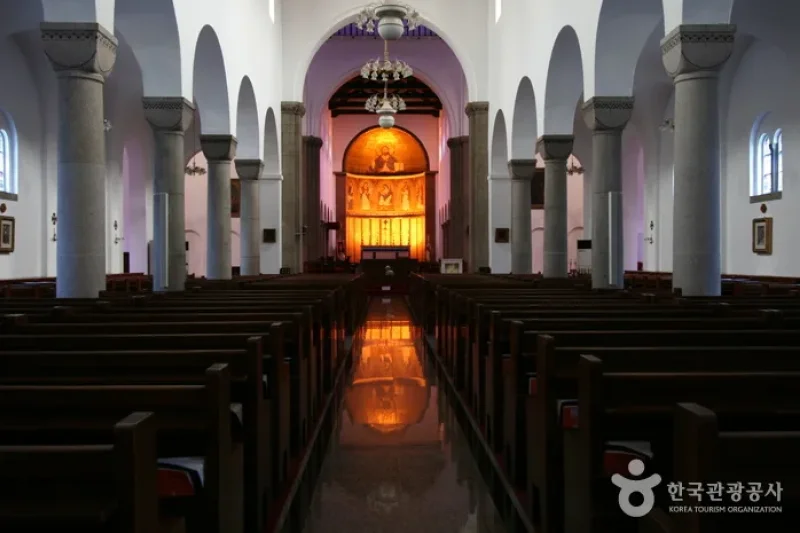 Seoul Cathedral Anglican Church or Korea (대한성공회 서울주교좌성당) (4/7)