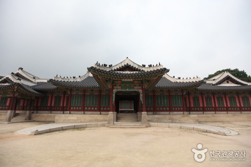 Huijeongdang Hall (희정당)