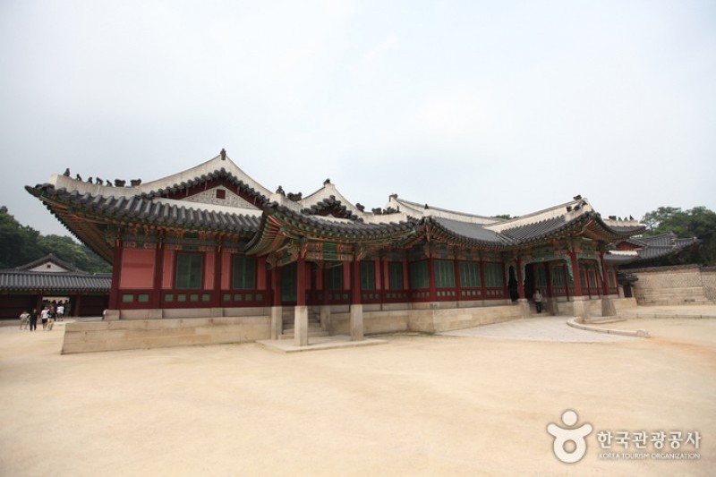 Huijeongdang Hall (희정당)