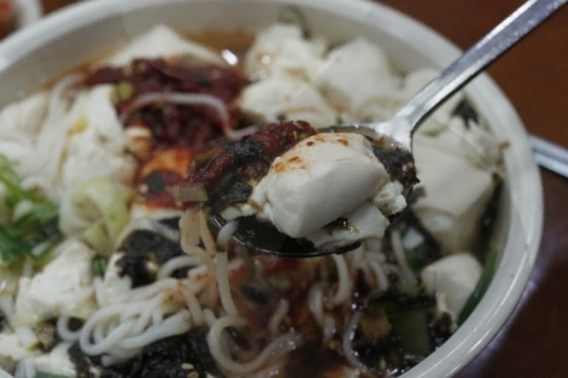 Myeongdong Halmeoni Guksu - Main Branch  (4/18)