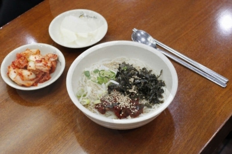 Myeongdong Halmeoni Guksu - Main Branch  (6/18)