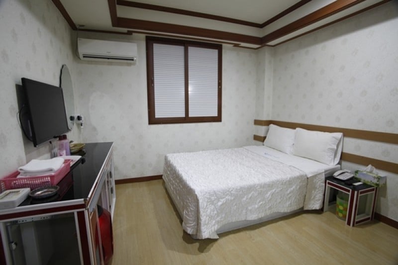 Rainbow Hotel -  Goodstay  (11/22)