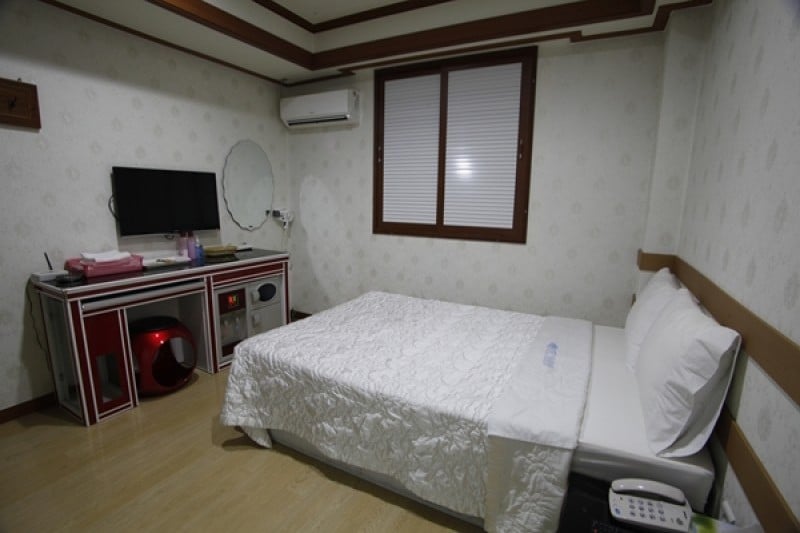 Rainbow Hotel -  Goodstay  (13/22)