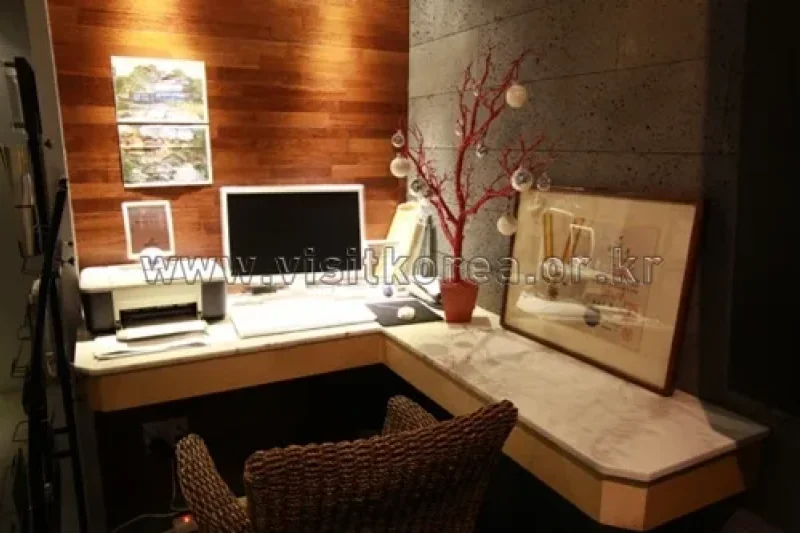 Jun Hei Bin Hotel - Goodstay  (1/15)