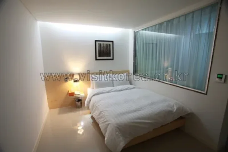 Jun Hei Bin Hotel - Goodstay  (9/15)