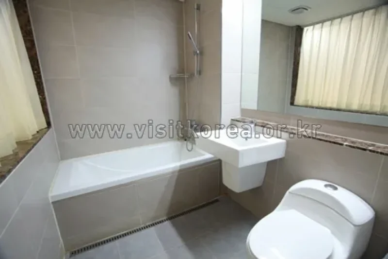 Jun Hei Bin Hotel - Goodstay  (11/15)