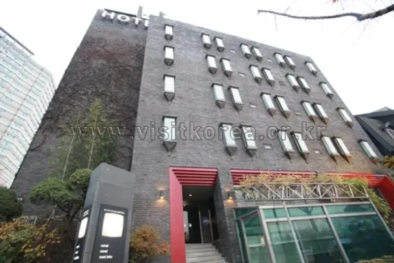Jun Hei Bin Hotel - Goodstay  (13/15)