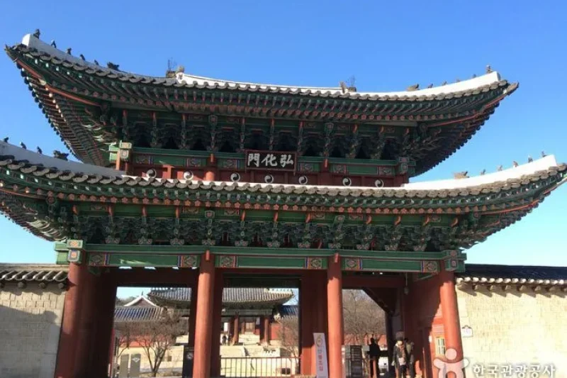 Changgyeonggung Palace Honghwamun Gate  (9/12)