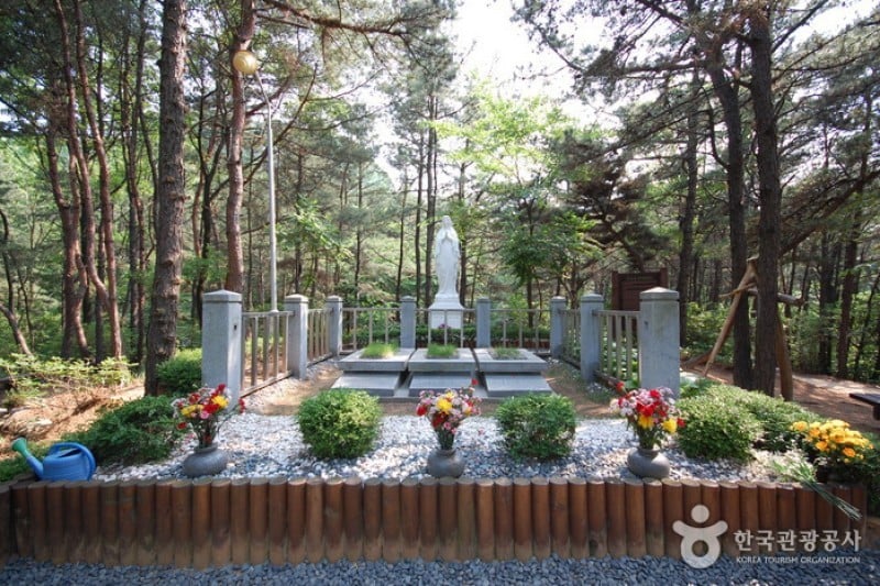 Samseongsan Holy Ground  (3/7)