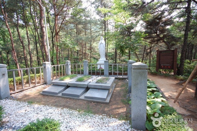 Samseongsan Holy Ground  (4/7)