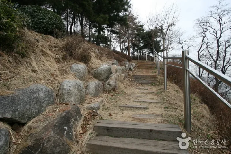 Hyosajeong Pavilion  (2/5)