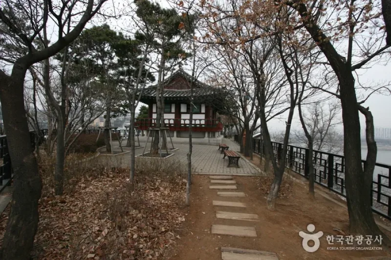Hyosajeong Pavilion  (3/5)