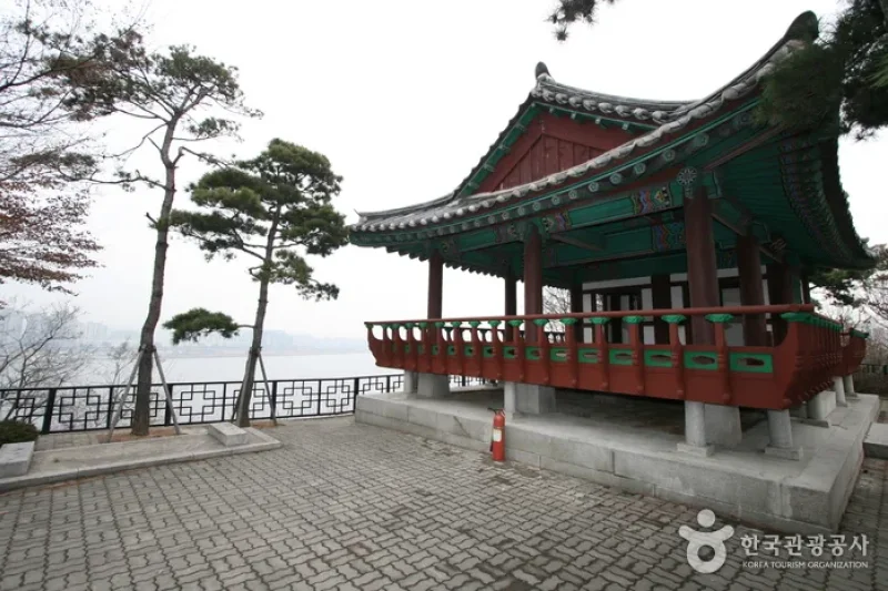 Hyosajeong Pavilion  (4/5)