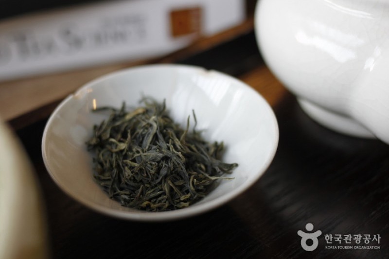 Areumdaun Cha Bangmulgwan  (10/39)