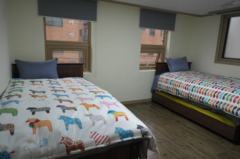 Roi House  (8/12)