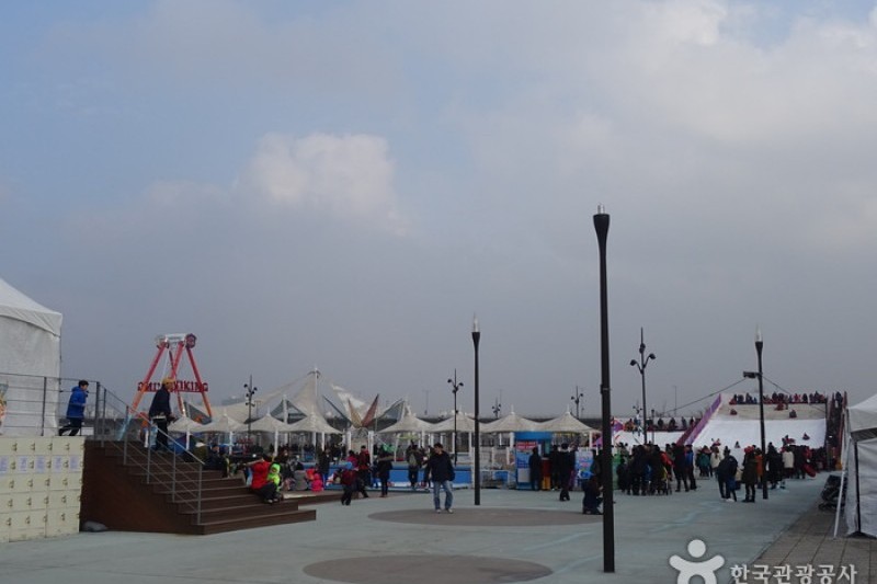 Yeouido Hangang Park Sledding Hill  (5/5)